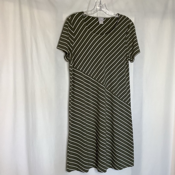 👗 2/$25 Chico’s Slimming Diagonally Striped Dress Chico’s Sz 1 = M/8 - Picture 8 of 10